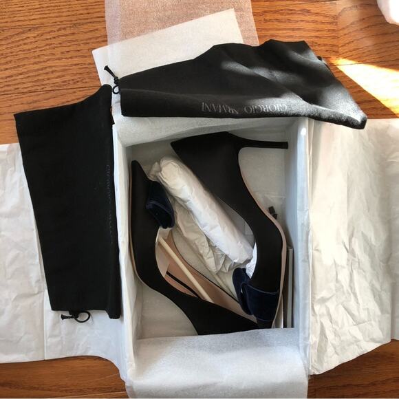 GIORGIO ARMANI RARE DECOLLETTE Black Satin Blue Velvet Accent Women’s Size 7 NWT - Picture 2 of 12